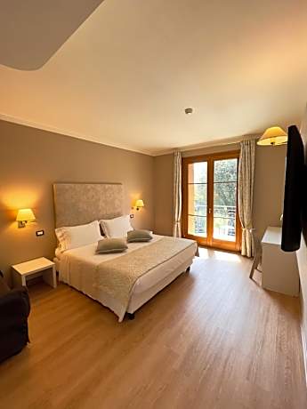 Superior Double Room with Balcony