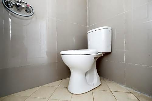 SPOT ON 2027 Putri Guest House Syariah