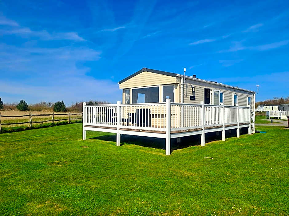 N & V Caravan Sand le mere