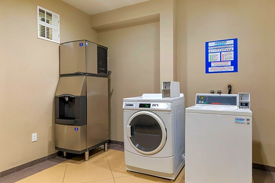 Best Western Plus Wasco Inn & Suites
