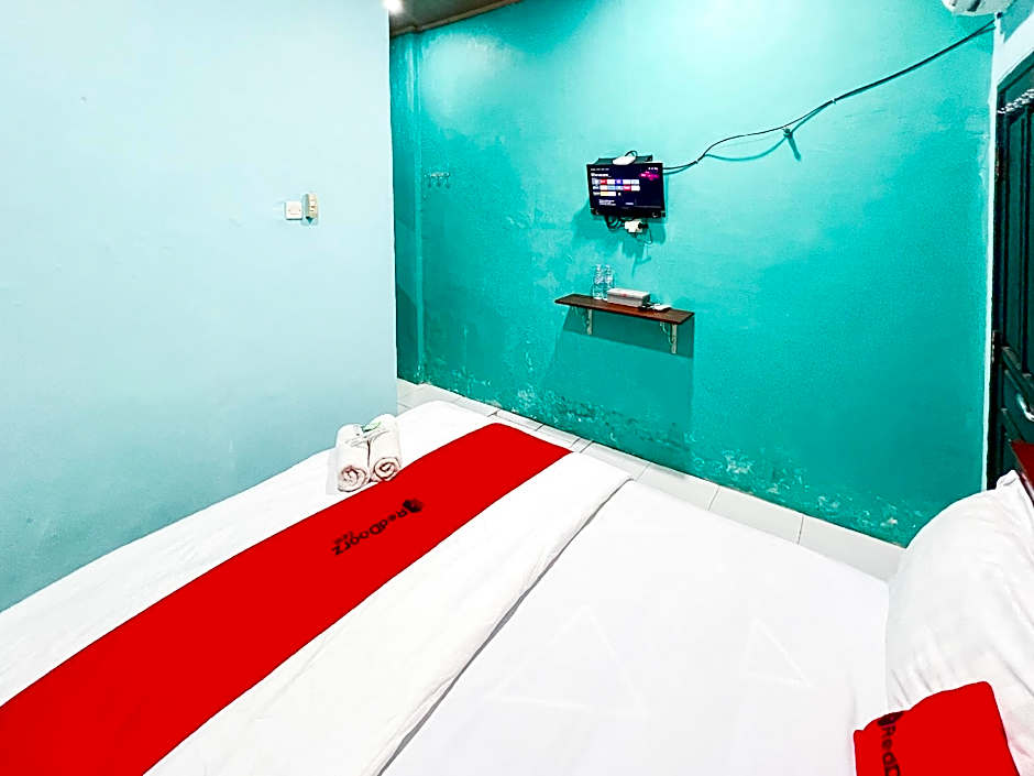 RedDoorz near Sunrise Mall Mojokerto