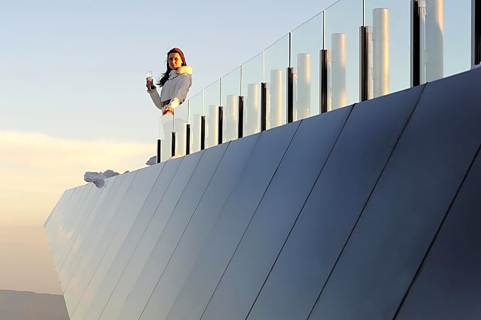 Noc na Chopku, Rotunda