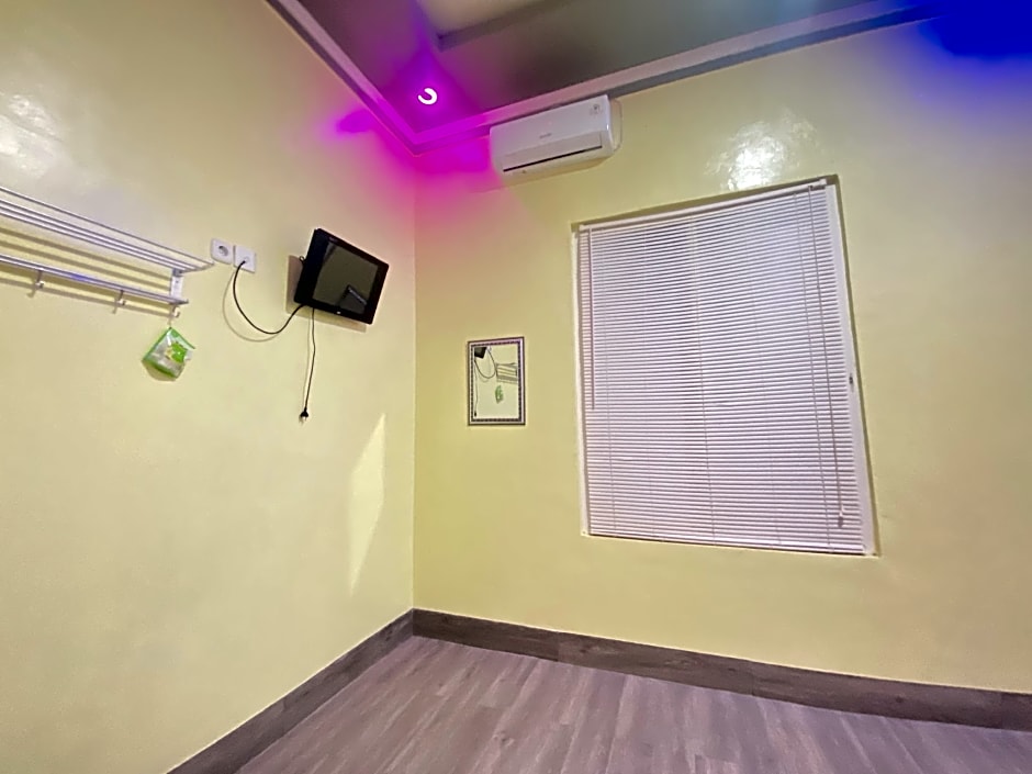 Homestay RN near Taman Bambu Runcing Polewali Mitra RedDoorz