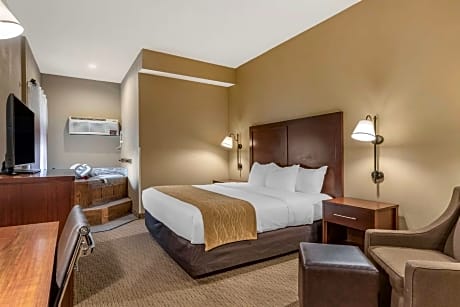 1 King Bed, Nonsmoking, Upgrade