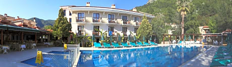 Perdikia Beach Hotel