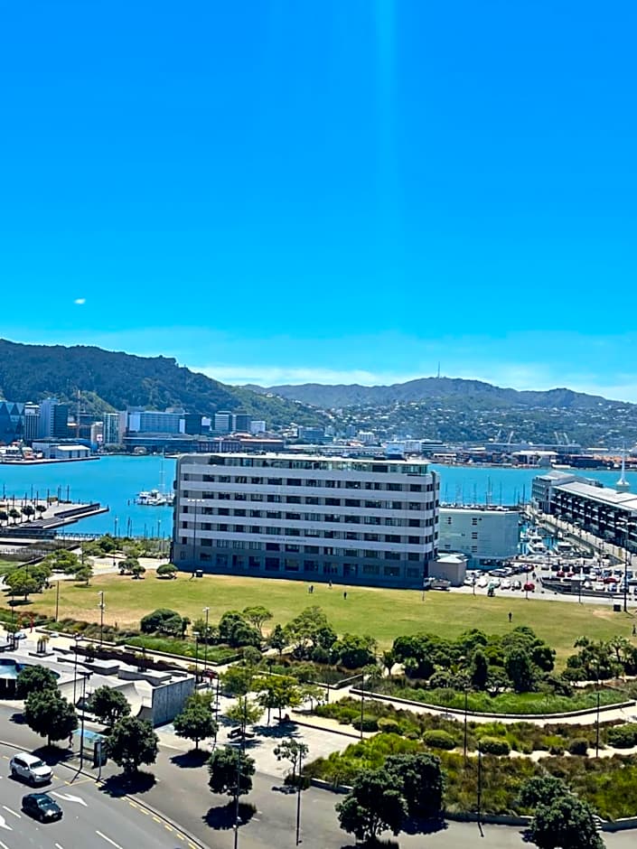 Bay Plaza Hotel