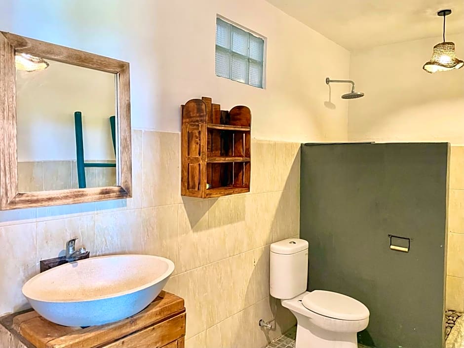SURFERS HOUSE Batu Bolong - Adults only