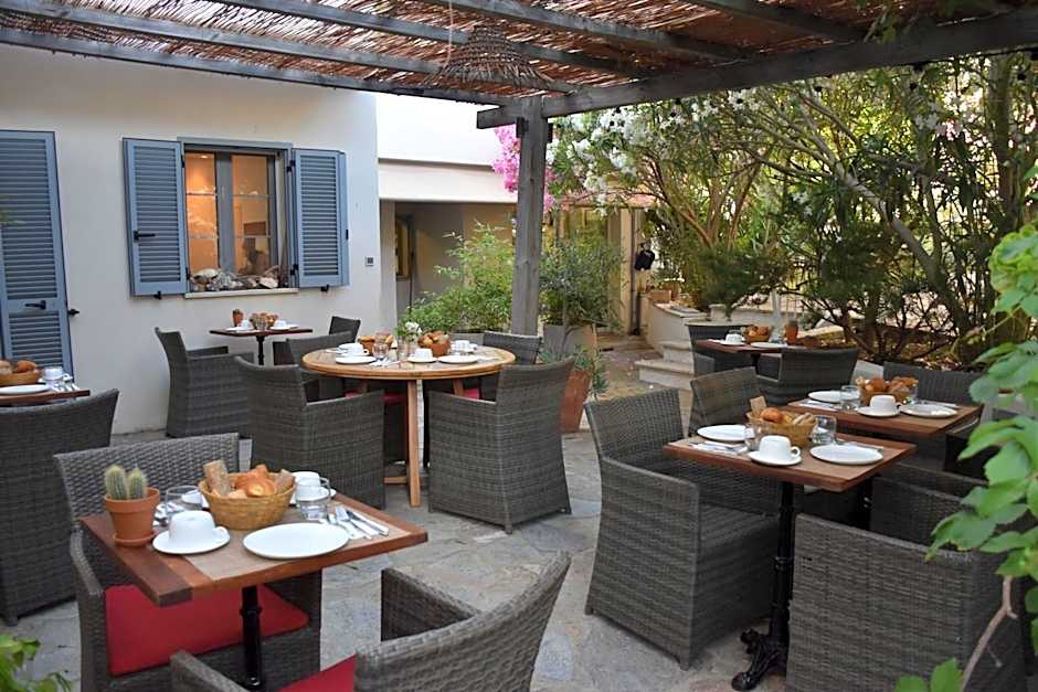 Hôtel Restaurant Petra Cinta