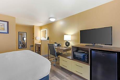 King Mini Suite - Pet Friendly/Non-Smoking