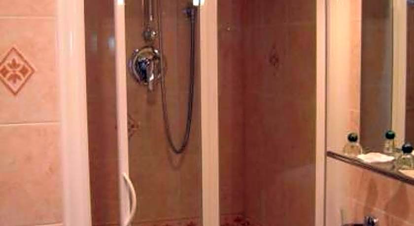 Ad Hoc Domus Guest House
