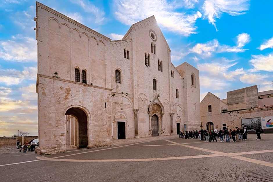 GuestHost - Number 12 Luxury Room