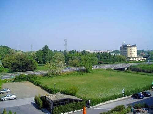 Russott Hotel