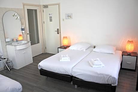 Triple Room with Shared Toilet