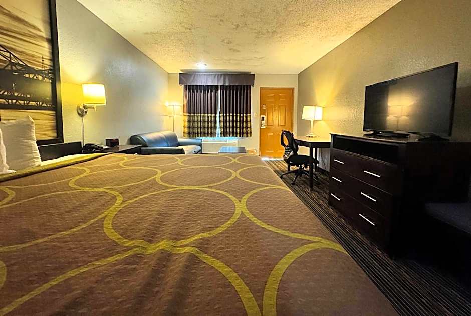 Super 8 by Wyndham Meridian
