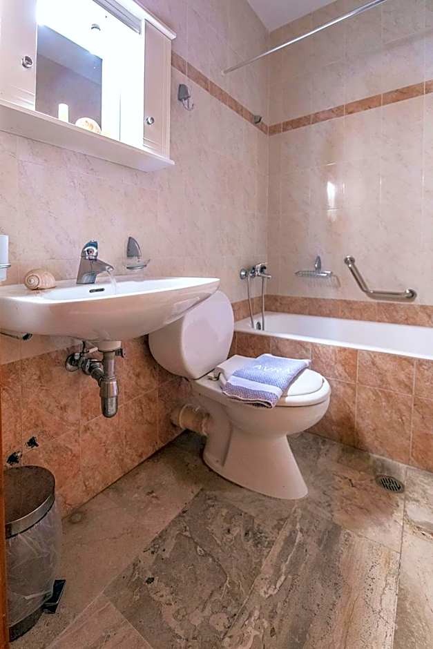 Avra Hotel
