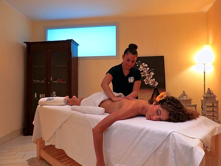 TH Le Castella - Baia degli Dei Village