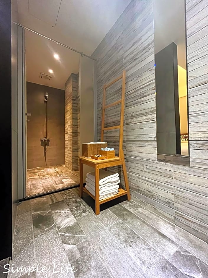Simple Life Room