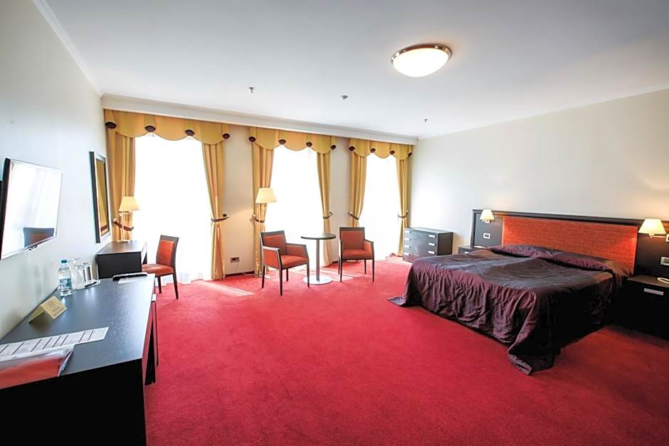 Menorah Hotel