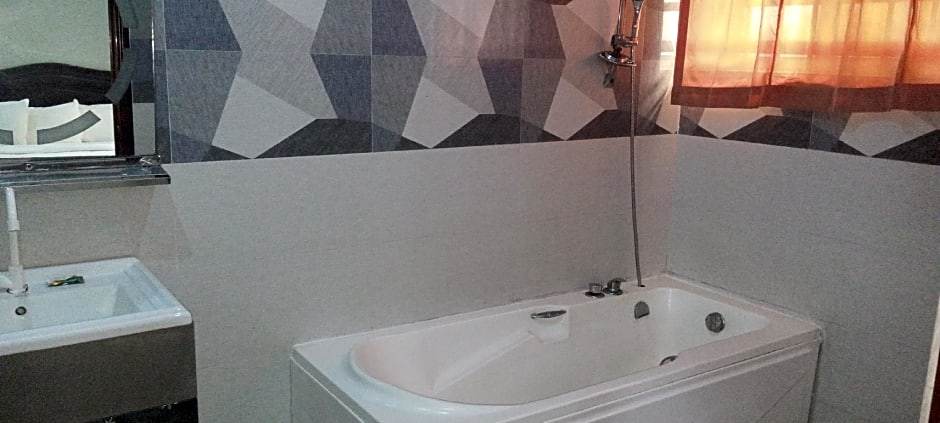 Whitehouse Hotel and Conference Centre