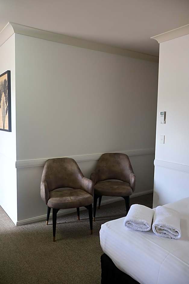 Park Avenue Hotel Motel