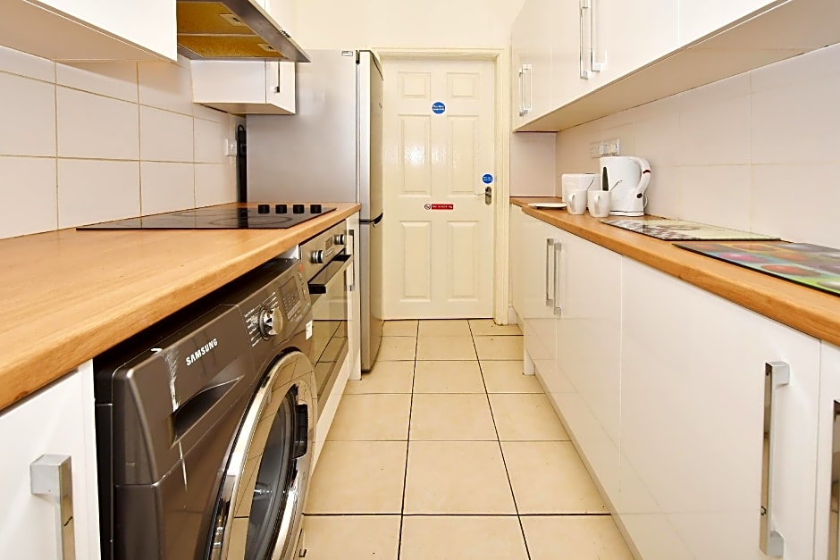 Townhouse @ 178 Ruskin Road Crewe