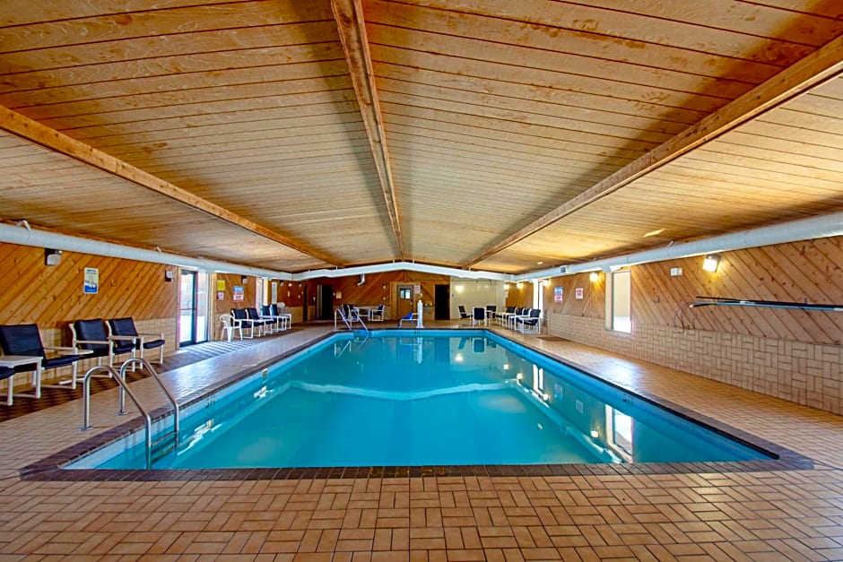 Econo Lodge Inn & Suites