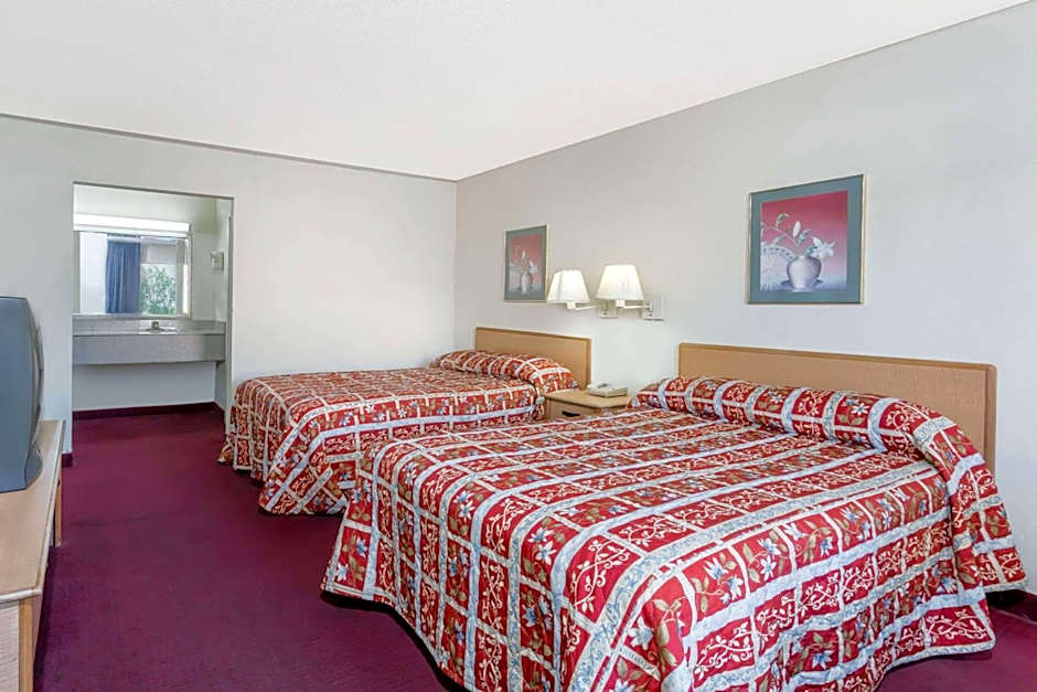 Knights Inn - Fredericksburg