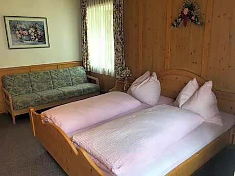 Apartment with Mountain View