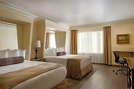 Deluxe Queen Room with Two Queen Beds