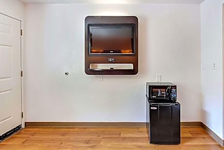 Deluxe Queen Room with Two Queen Beds - Non-Smoking