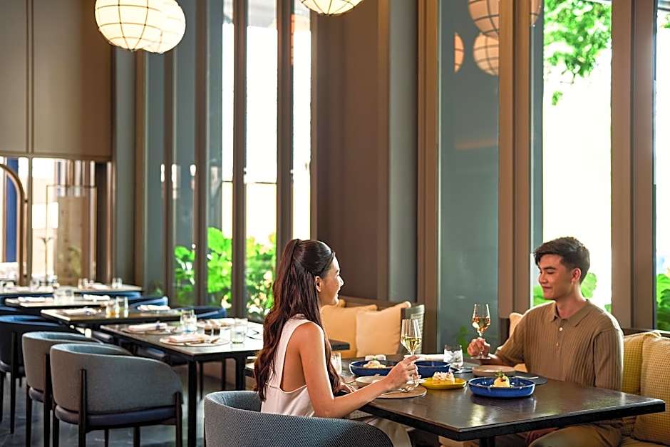 Madi Paidi Bangkok, Autograph Collection