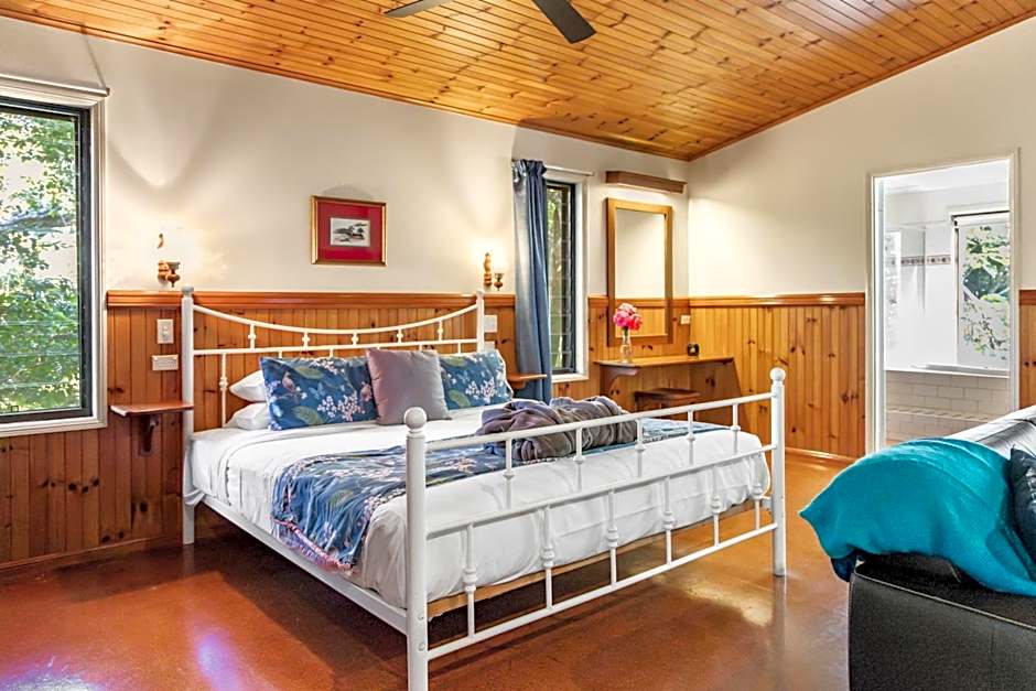 Montville Country Cabins