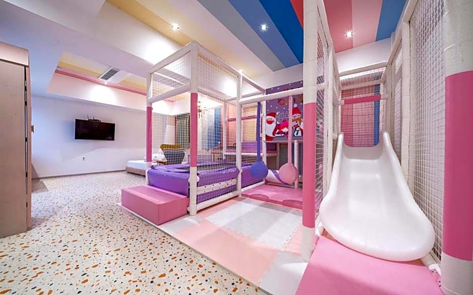 Jangyu Almond Kids Hotel