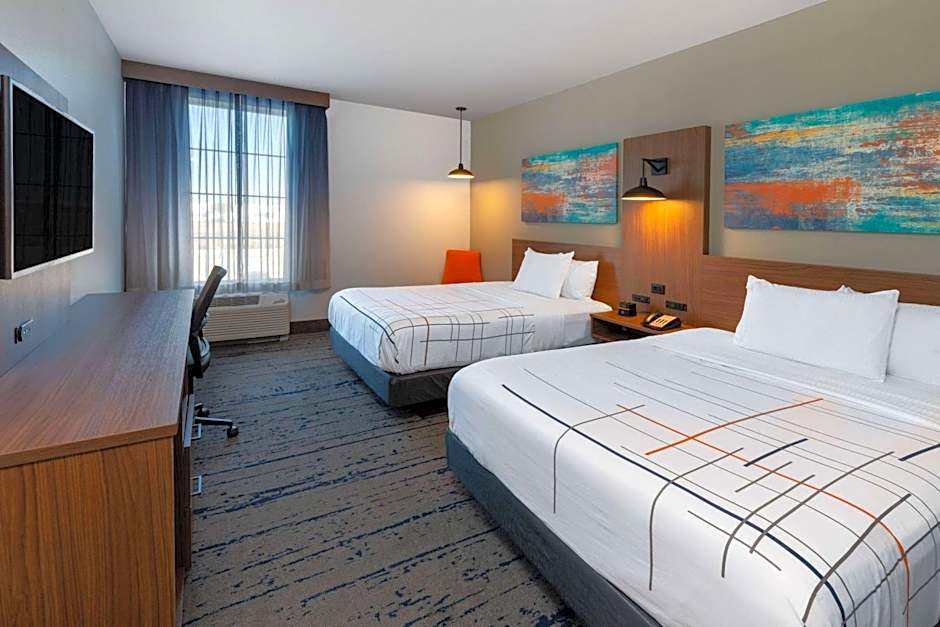 La Quinta Inn & Suites by Wyndham Dallas - Frisco Stadium