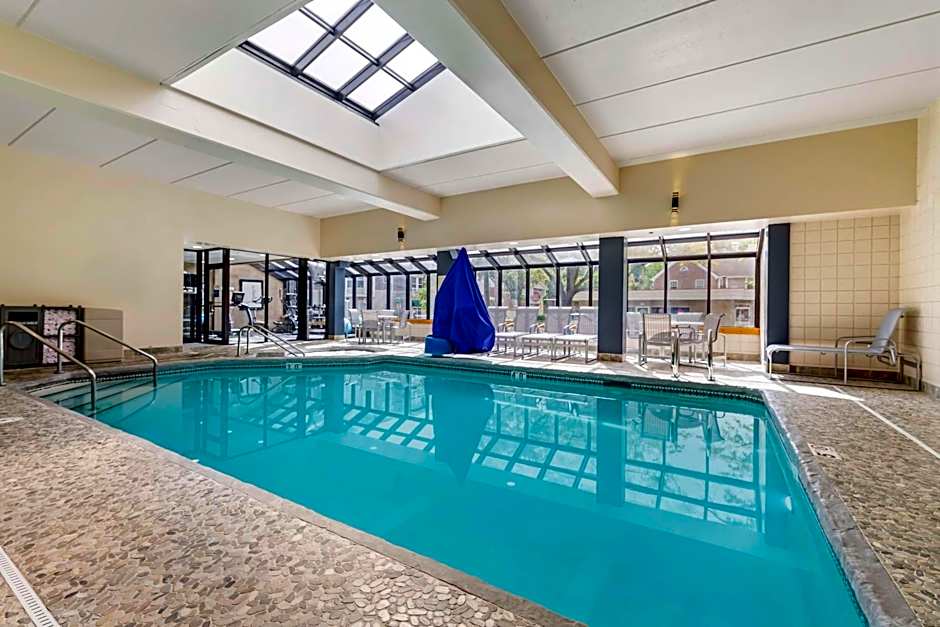 Best Western Plus Inntowner Madison