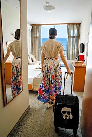 Twin Room with Balcony and Park View - Free Beach Package