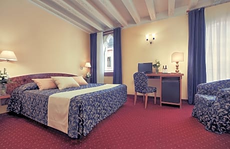 Suite(1 Double Bed)