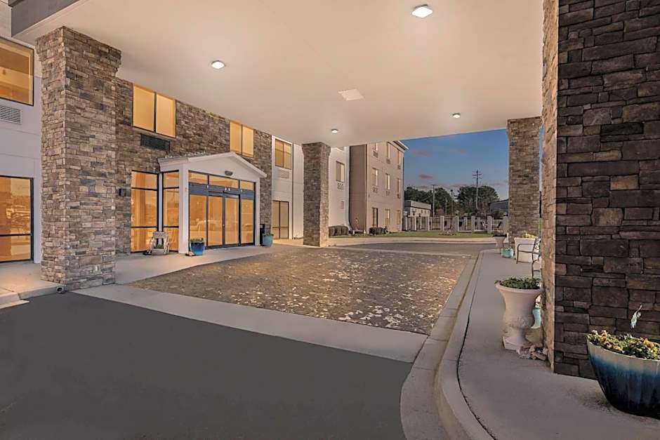 Comfort Suites Cullman I-65 Exit 310