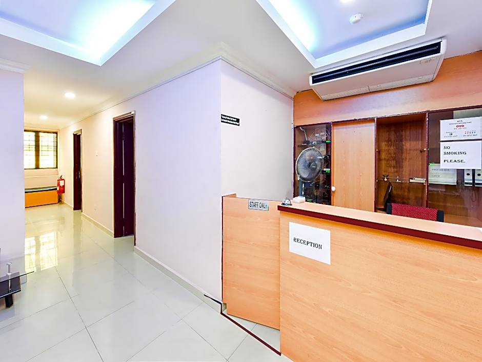Super OYO 90562 J Hotel PJ