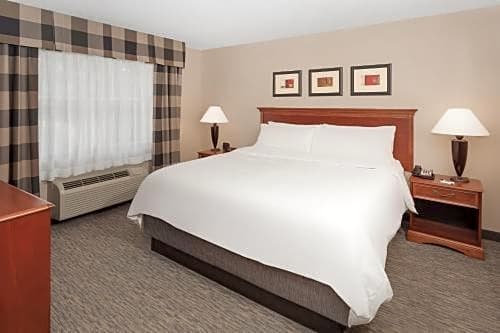 Holiday Inn Express Hotel & Suites Hampton South-Seabrook