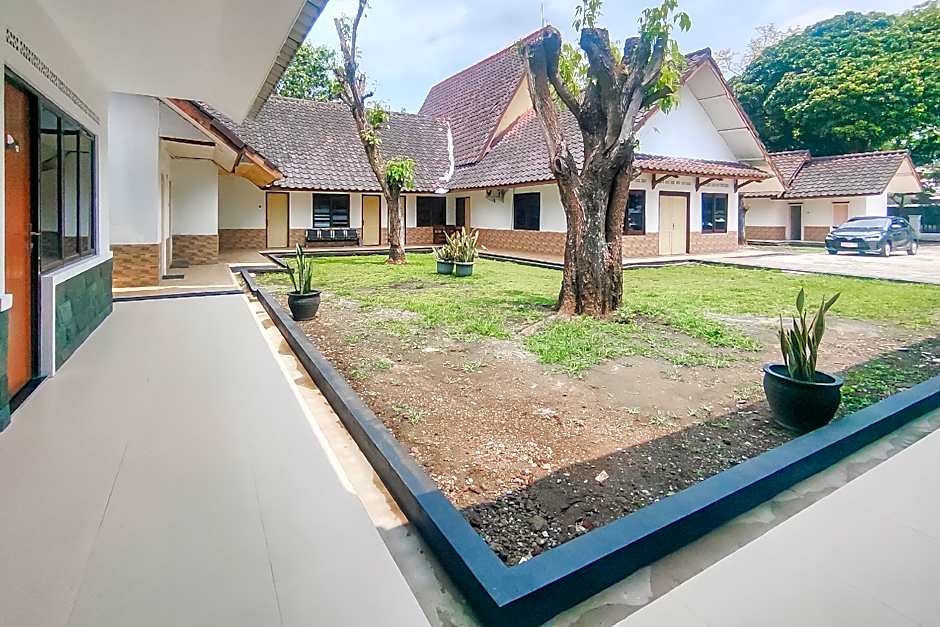 Roemah Ciremay RedPartner – Bandung, KY