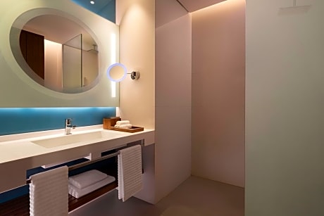 Deluxe Room, 1 King Bed