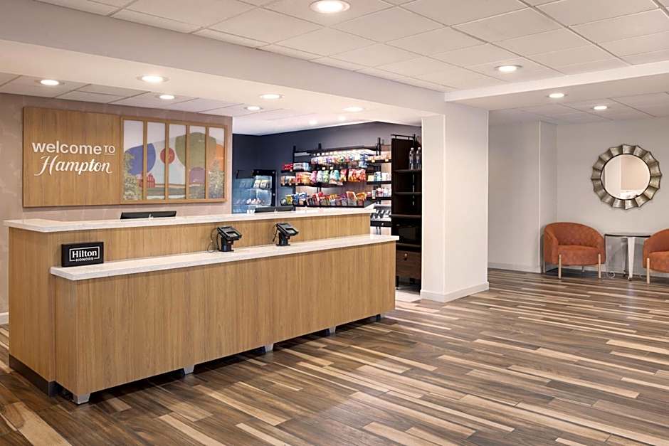 Hampton Inn & Suites Berkshires-Lenox
