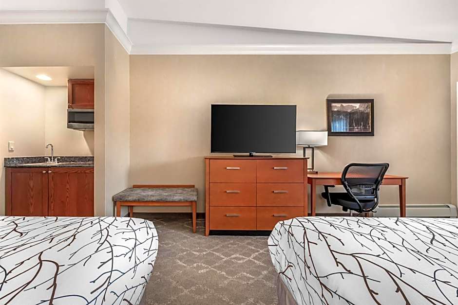 Best Western Plus Silver Saddle Inn