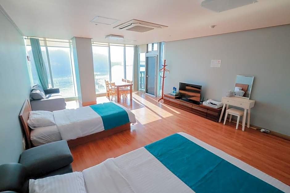 Island story pension