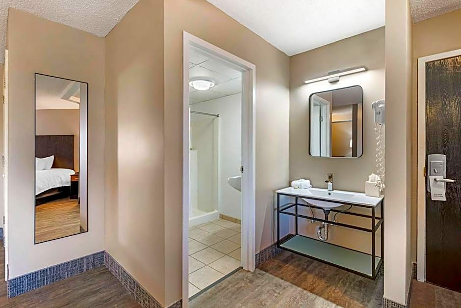 Black Bear Inn, an Ascend Collection Hotel