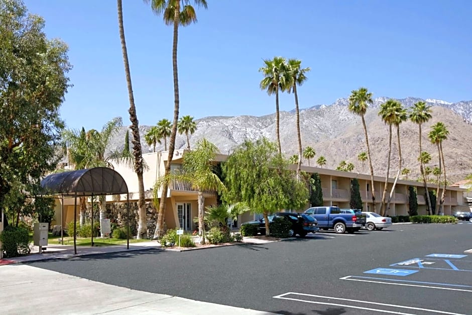 Days Inn by Wyndham Palm Springs