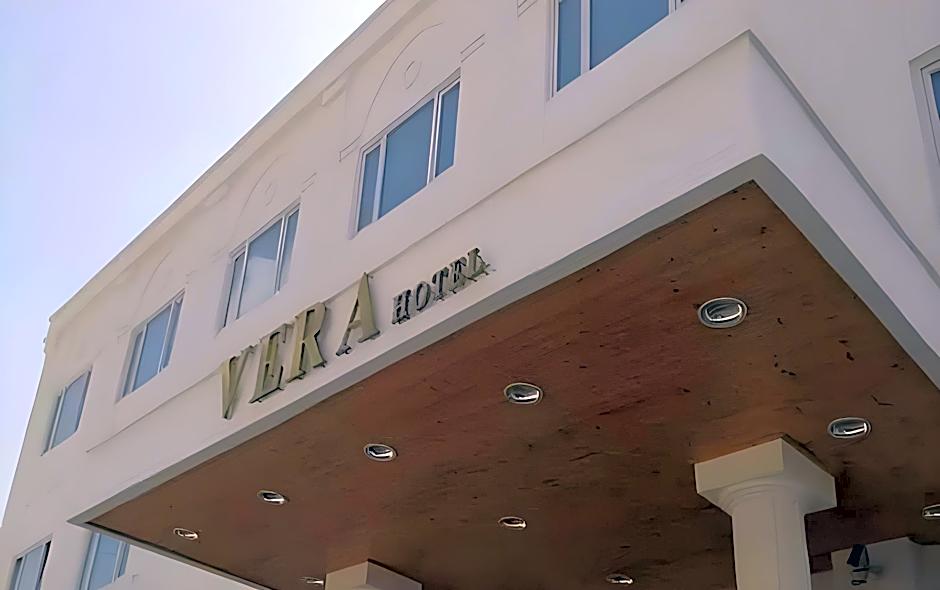 Townhouse Oak Vera Hotel Near Clark International Airport