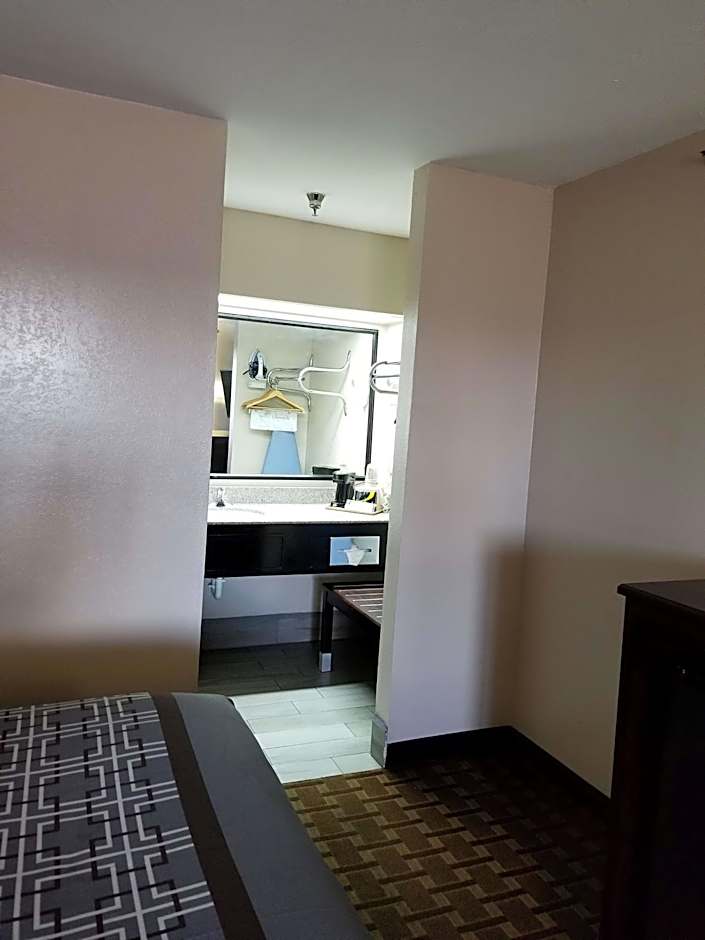 SureStay Hotel by Best Western Terrell