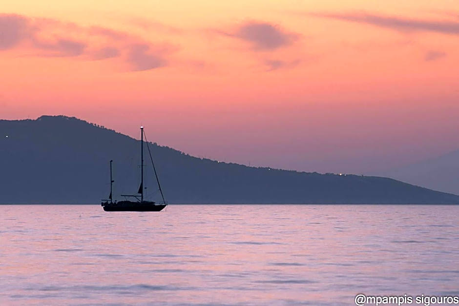 Tsolakis Studios & Apartments